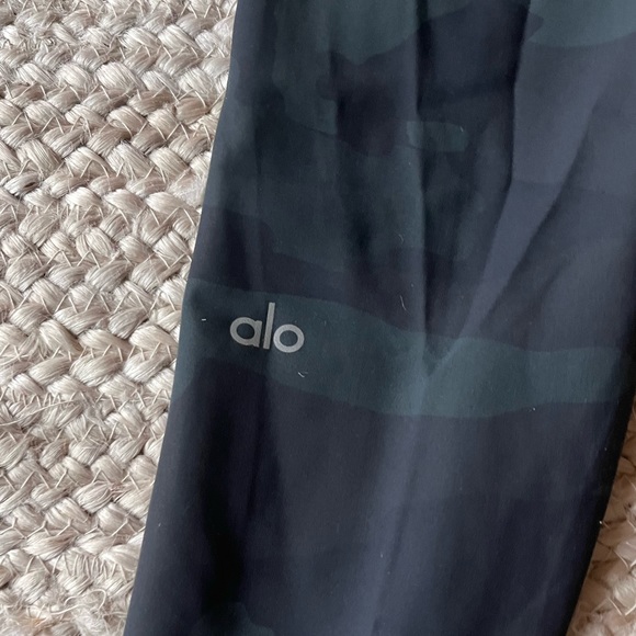 Alo Yoga camo leggings - Picture 1 of 3